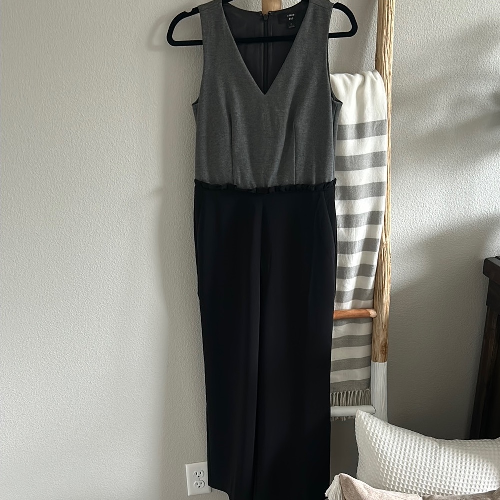 Gray and Black Sleeveless Jumpsuit